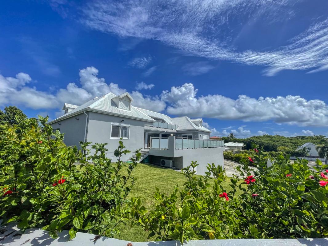 47.Location villa piscine vue mer St François Guadeloupe_Ensemble